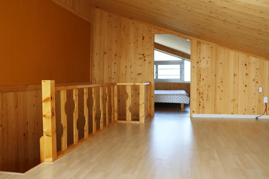 Haevichi Pension Seogwipo Exteriör bild