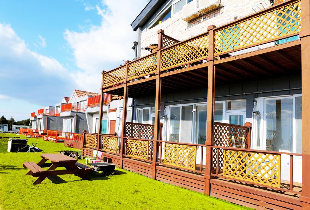 Haevichi Pension Seogwipo Exteriör bild