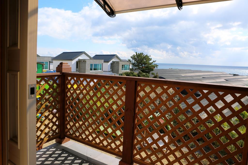 Haevichi Pension Seogwipo Exteriör bild