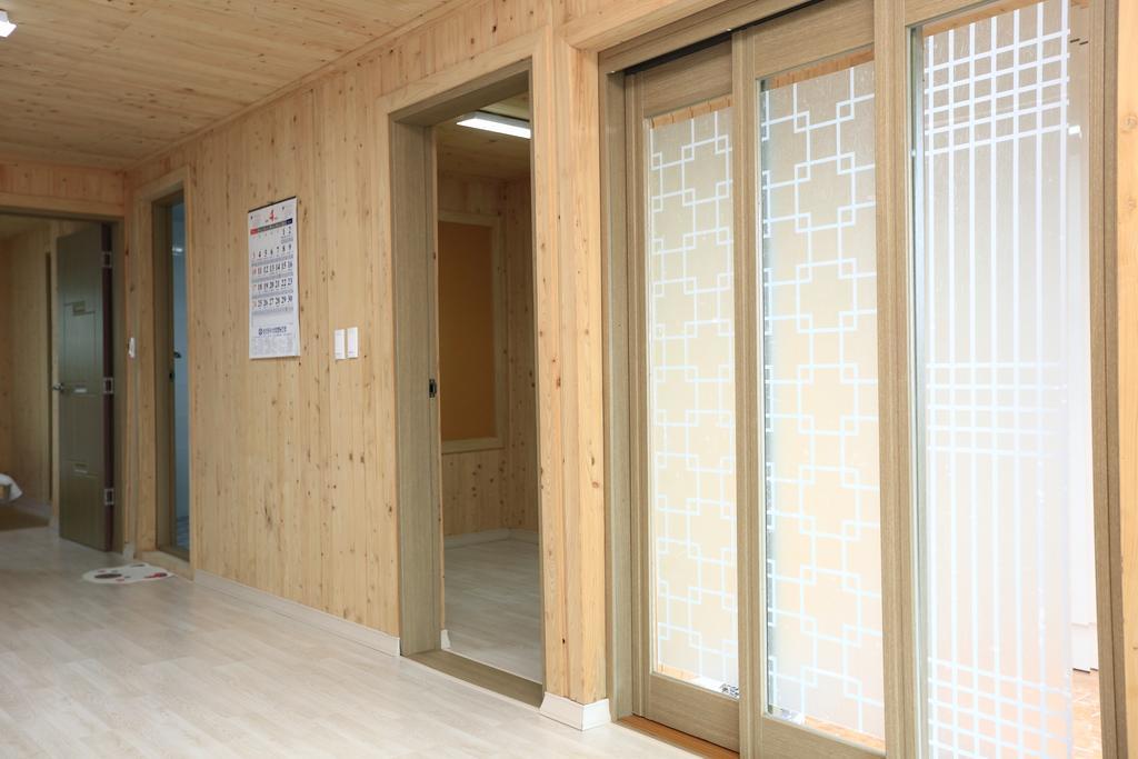 Haevichi Pension Seogwipo Exteriör bild