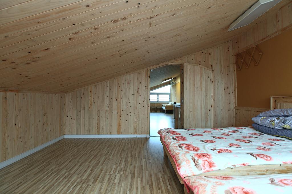 Haevichi Pension Seogwipo Exteriör bild